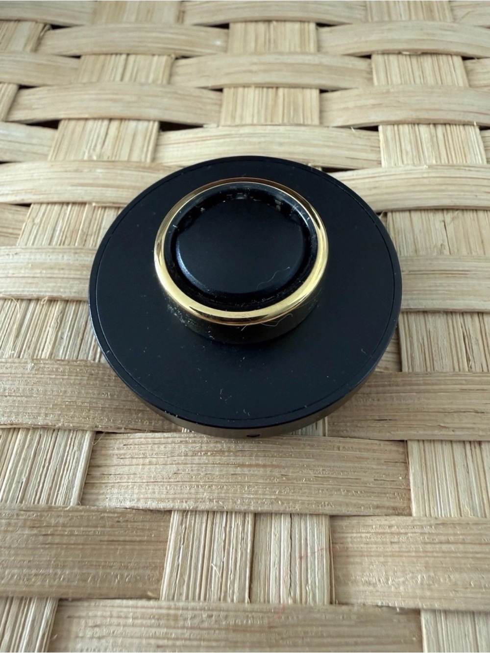 Oura Gen3 Horizon Gold US9 READ DESCRIPTION charging port only, no cable